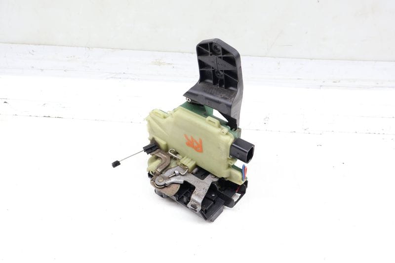 Door Latch / Lock Actuator 3B4839016AM — Used (SKU 702301)