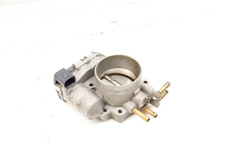 Throttle Body 078133062B — Used (SKU 702361)