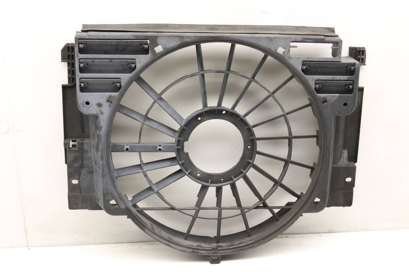 Electric Pusher Fan Housing / Shroud 64546921381 — Used (SKU 420848)