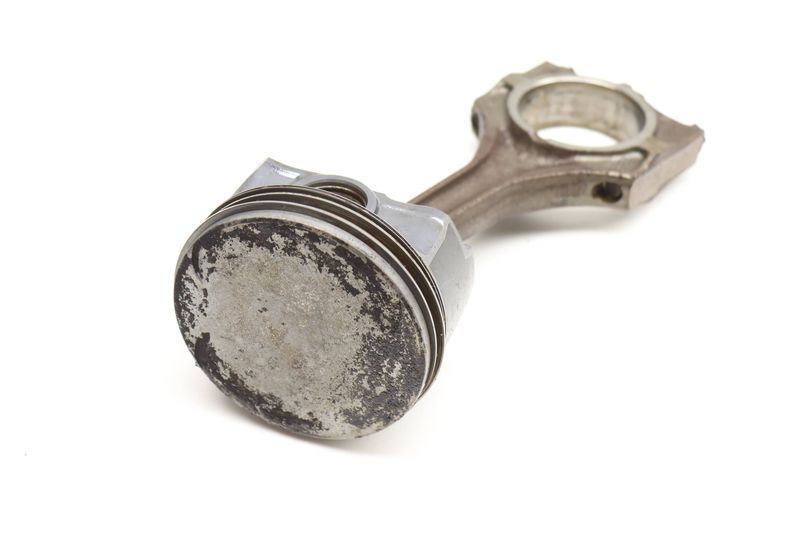 Piston / Connecting Rod 11257506222 — Used (SKU 580547)