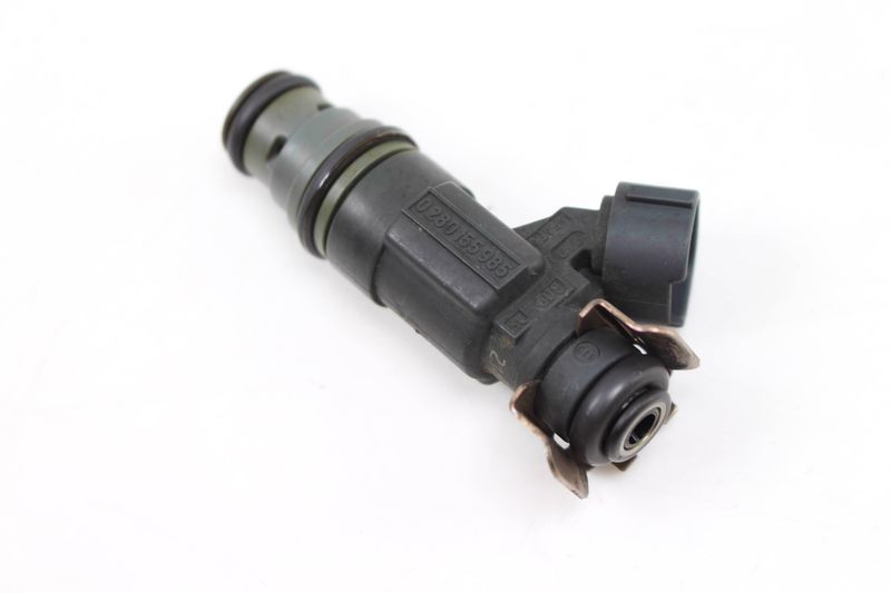 2.8L Fuel Injector 022906031F — Used (SKU 515535)