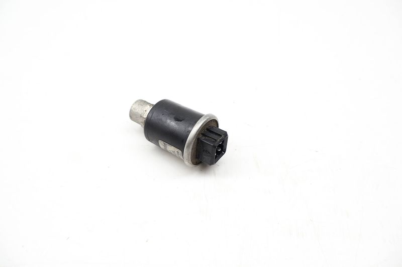 AC Pressure High / Low Switch 1H0959139B — Used (SKU 717733)