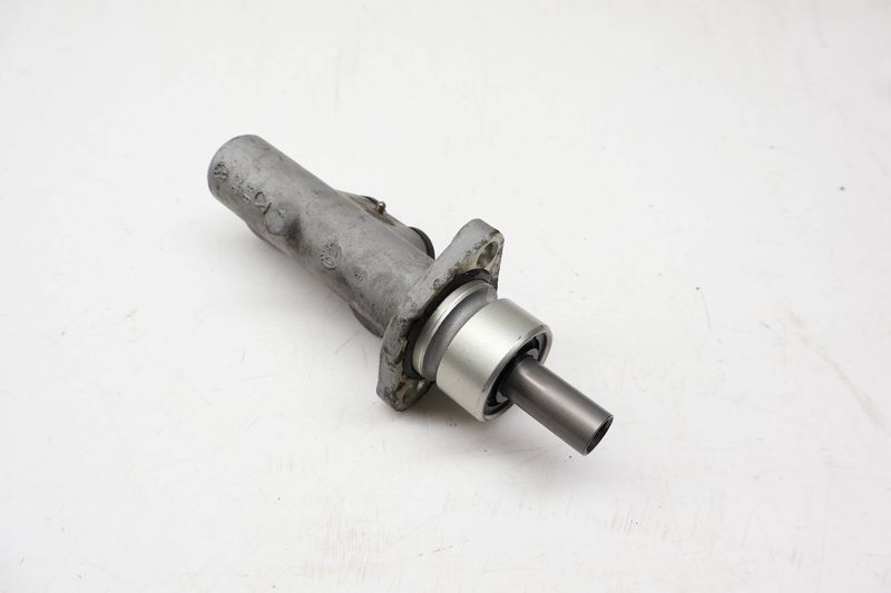 Brake Master Cylinder 7D0611019B — Used (SKU 717856)