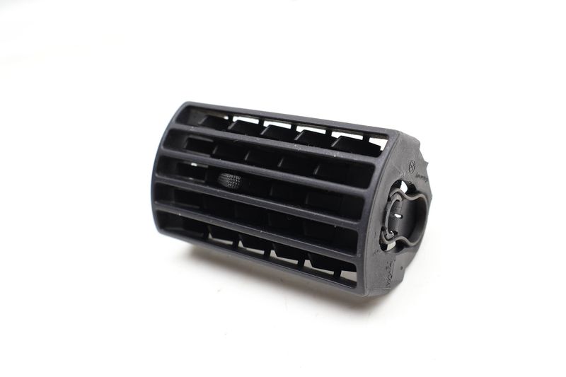 Dash Center Air Vent 701819707B — Used (SKU 717659)