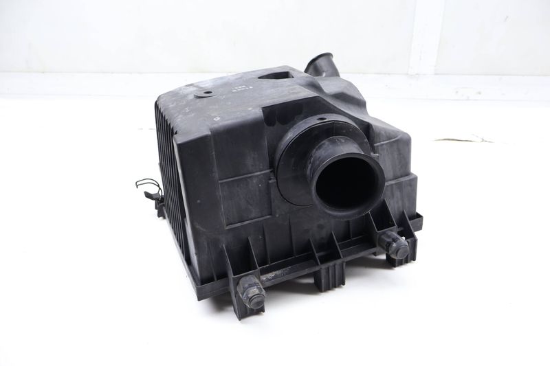 Engine Air Filter Box / Housing (LOWER HALF) 022129607AD — Used (SKU 717834)
