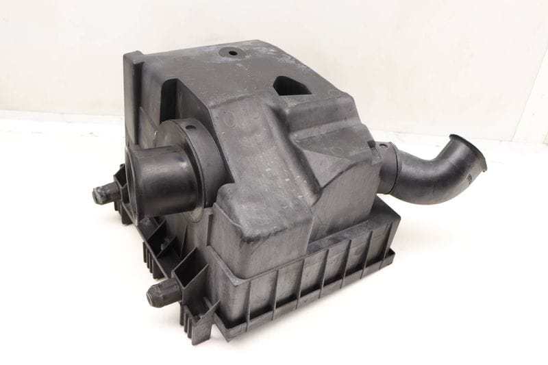 Engine Air Filter Housing Box - Lower Half 022129601D — Used (SKU 605961)
