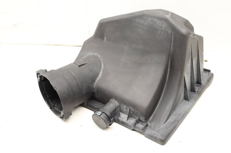 Engine Air Filter Housing Box - Upper Half 022129601D — Used (SKU 515383)