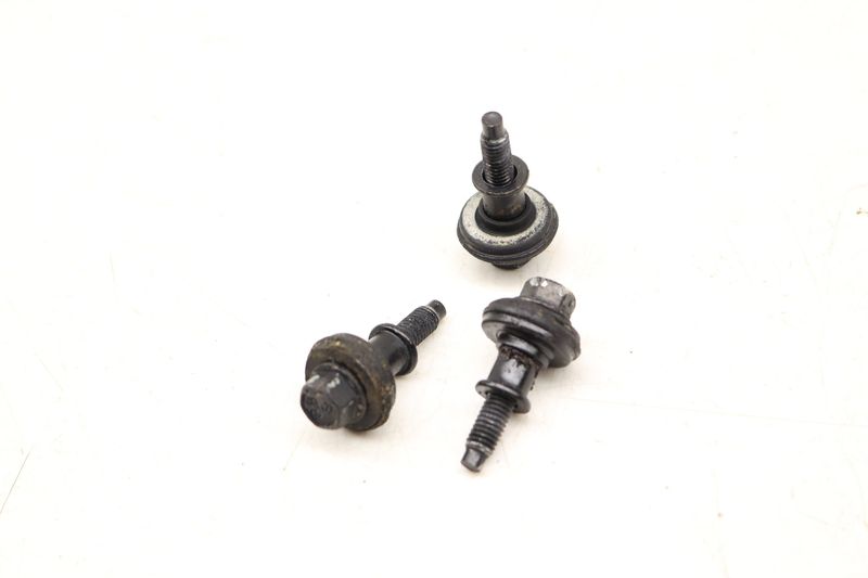 Engine Valve Cover Screw / Bolt Set (3) 021103831 — Used (SKU 515429)