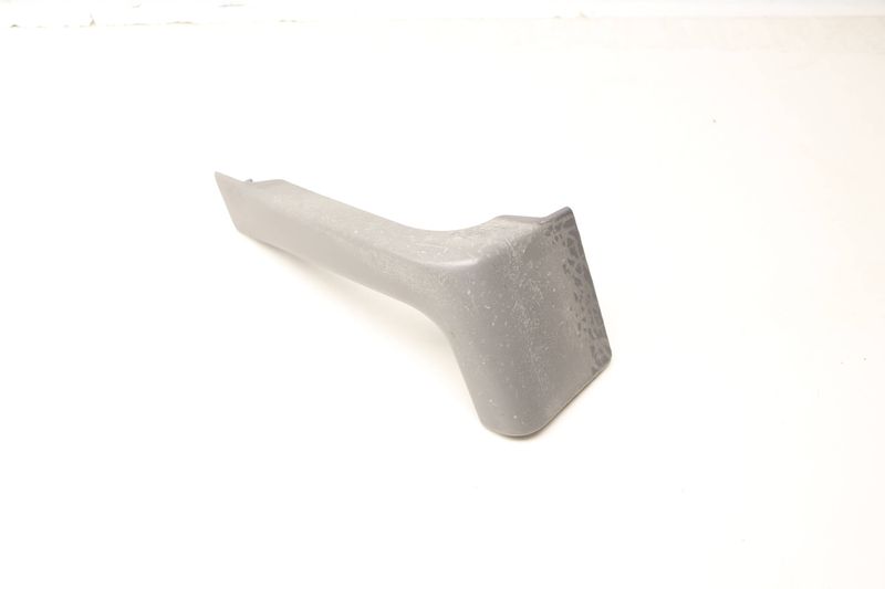 Door Grab Handle / Pull Outer Trim 7D0867197C — Used (SKU 605776)