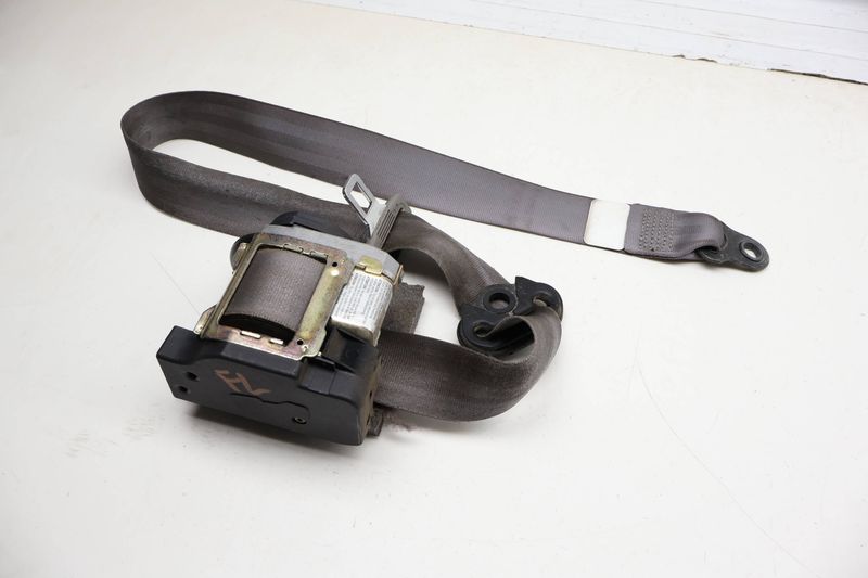Seatbelt / Seat Belt Retractor 7D0857805H — Used (SKU 717787)