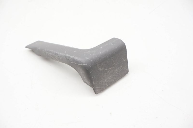 Door Grab Handle / Pull Outer Trim 7D0867198C — Used (SKU 717600)