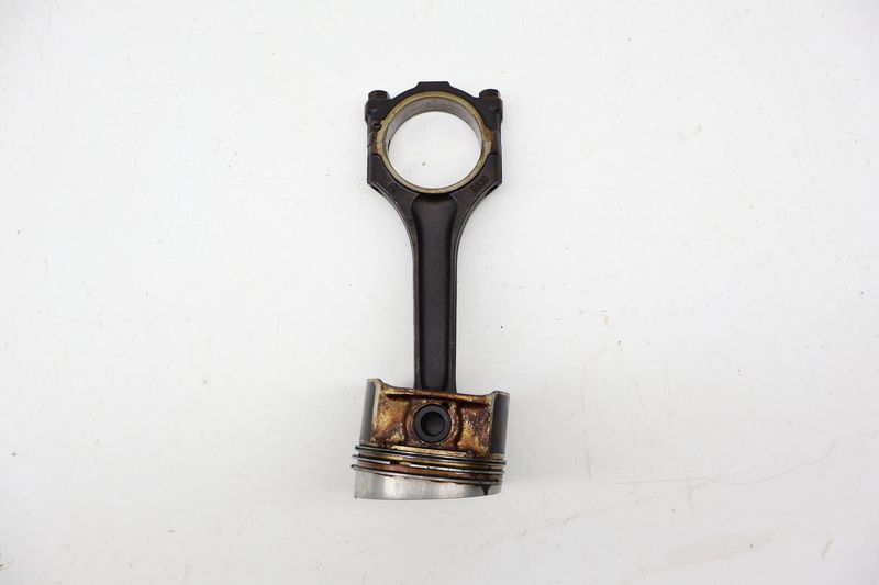 Piston w/ Connecting Rod 022107065G — Used (SKU 717930)