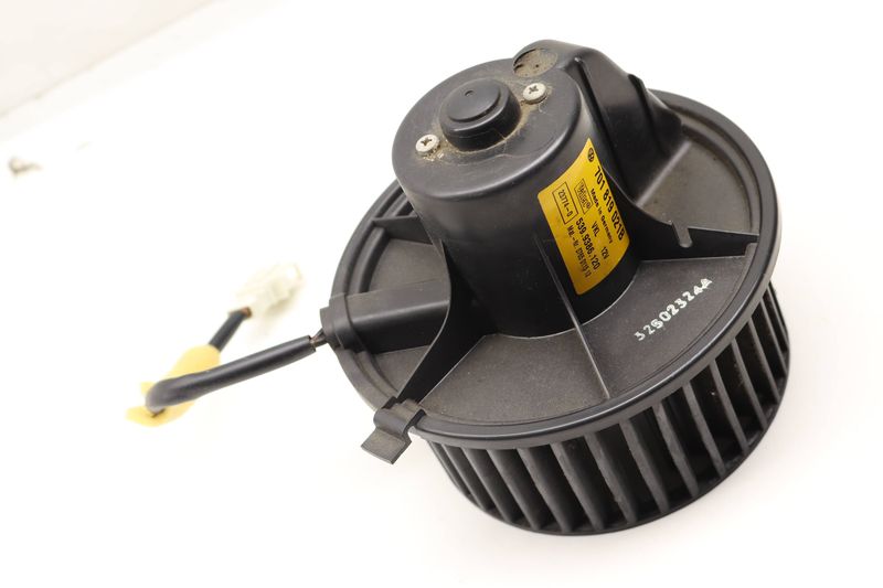 Blower Motor / Fan 701819021B — Used (SKU 605952)