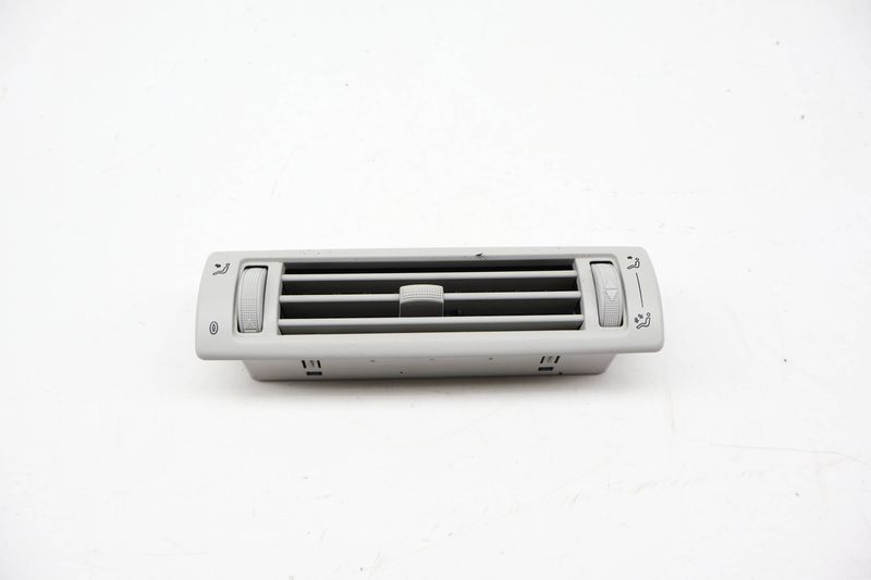 Climate / Air Vent 7D0820951A — Used (SKU 717567)