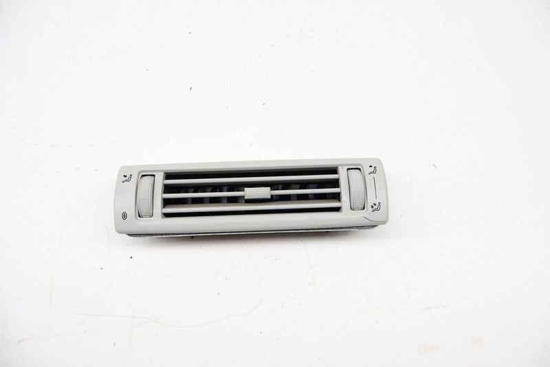 Climate / Air Vent 7D0820951A — Used (SKU 717569)