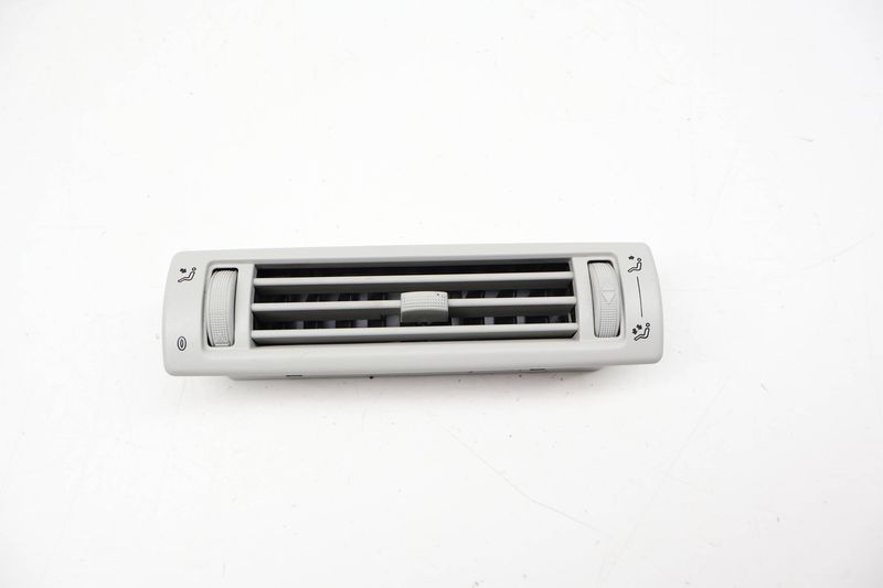 Climate / Air Vent 7D0820951A — Used (SKU 717602)