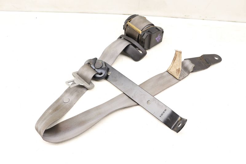 2ND Row Seatbelt / Seat Belt Retractor 705857815A — Used (SKU 515183)