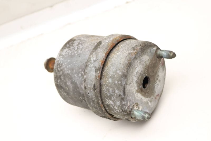 Engine / Motor Mount 7D0199132D — Used (SKU 605973)