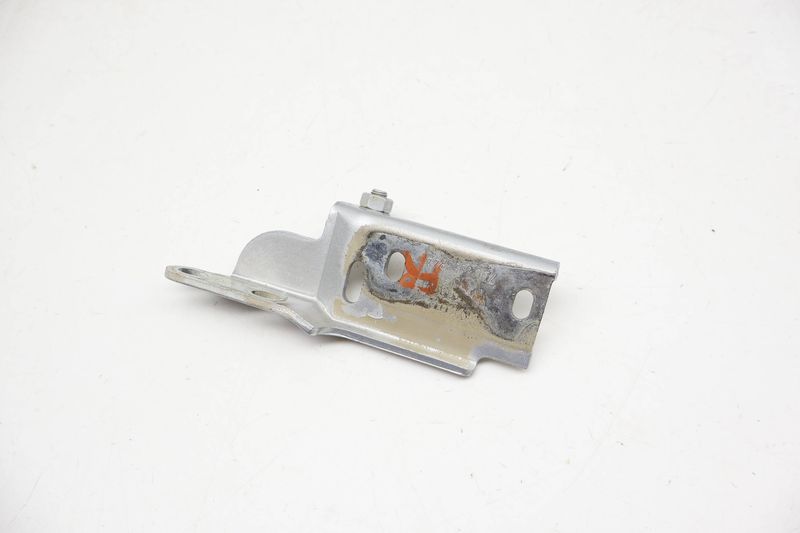Hood Hinge 7D0805384A — Used (SKU 717696)