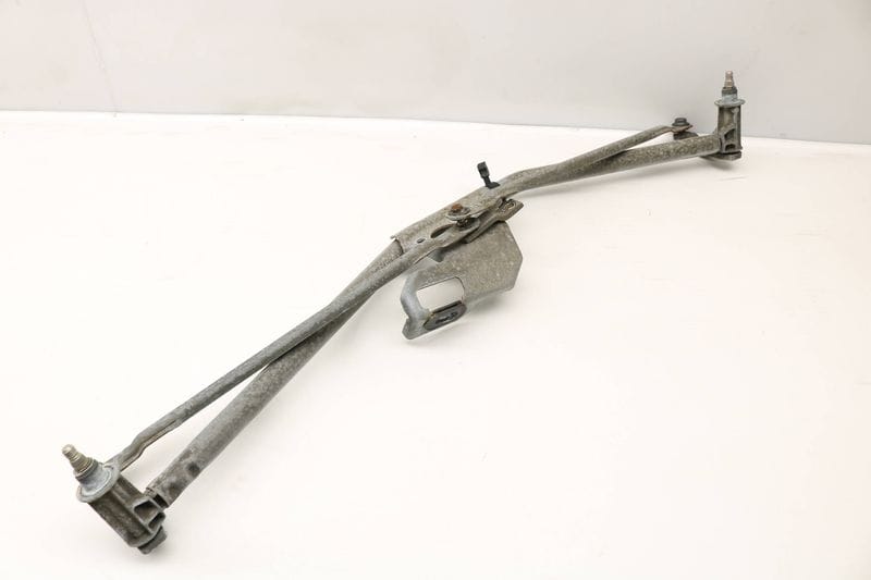Windshield Wiper Transmission / Bracket 701955603 — Used (SKU 396508)