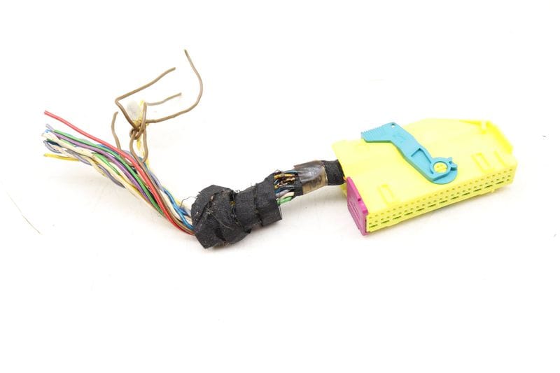 Airbag / Air Bag Module Wire Harness Connector 6Q0972509F — Used (SKU 458865)