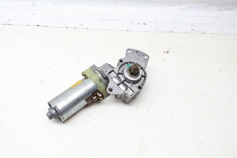 Front Tilt / Rake Seat Motor w/ Transmission 3B0959761AF — Used (SKU 702310)