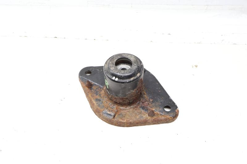 Upper Strut / Shock Mount 3B7512121 — Used (SKU 702312)