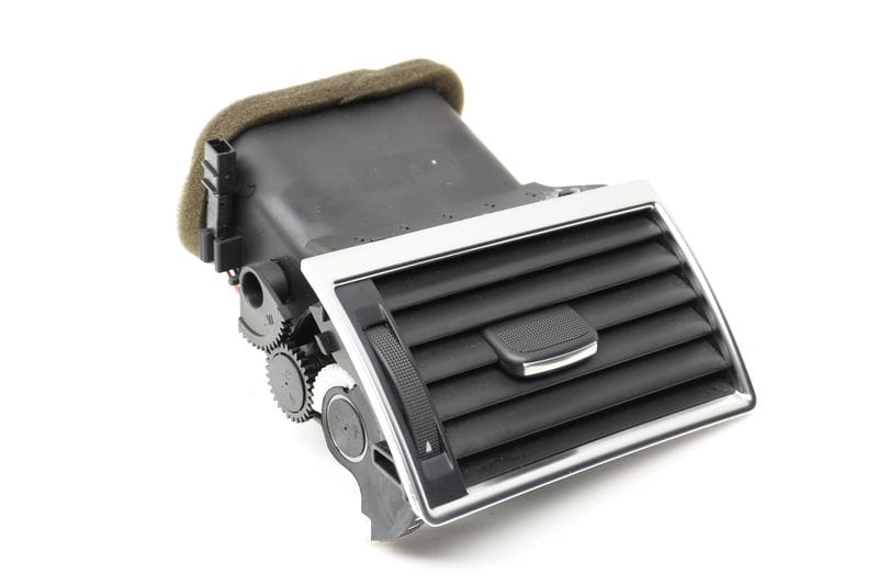 Dash Air Vent 4E0820902 — Used (SKU 381687)
