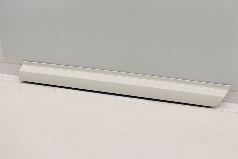 Lower Door Molding / Blade 4E4853969C — Used (SKU 263635)
