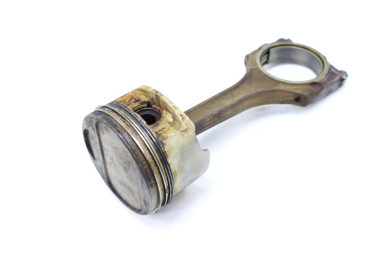 Piston / Connecting Rod 077107100M — Used (SKU 177638)