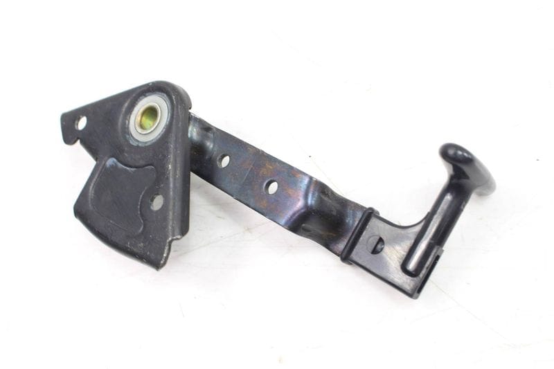 Hood Latch Release Lever / Handle 4B1823531 — Used (SKU 169395)