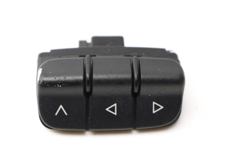 Steering Wheel Control Button / Switch 8E0951527L — Used (SKU 337983)