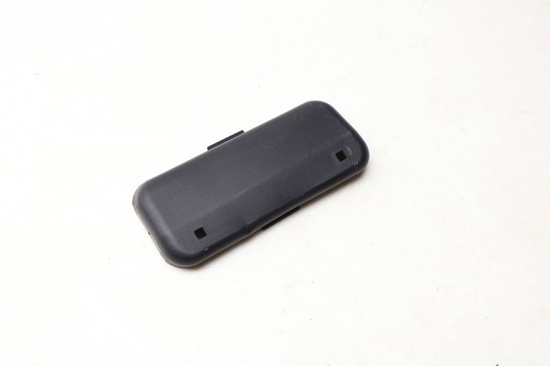 Lower Door Cap / Cover 8N0831437 — Used (SKU 685348)