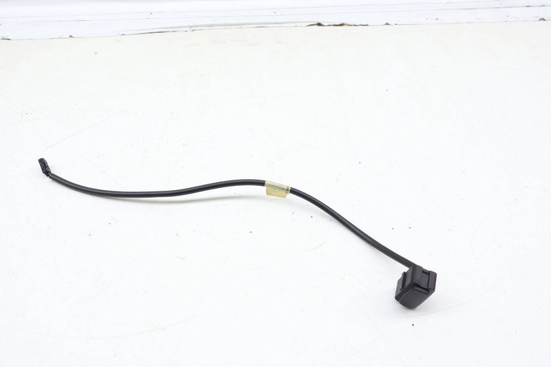Passenger Airbag Warning Light / Lamp 8N1919234A — Used (SKU 685375)