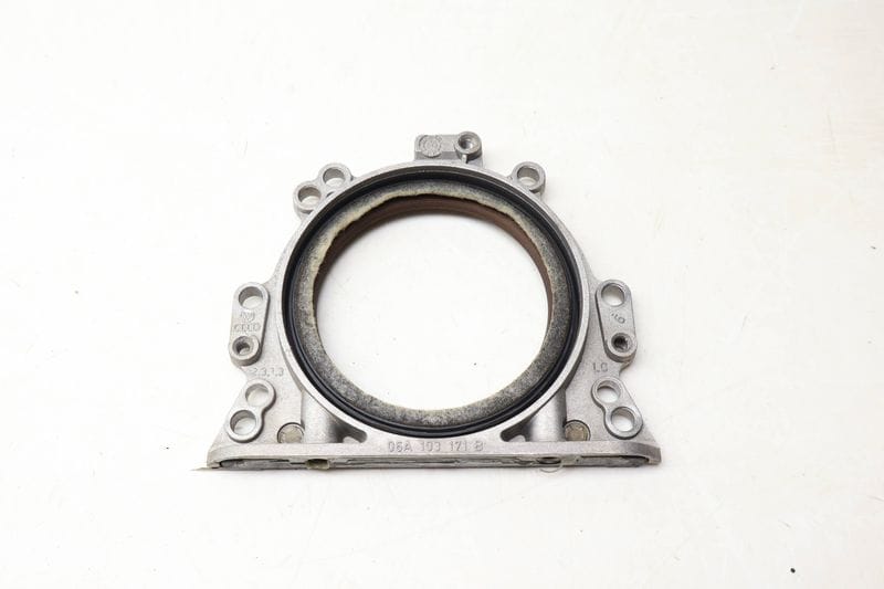 Engine Cover Sealing Flange / Plate 06A103171B — Used (SKU 685451)