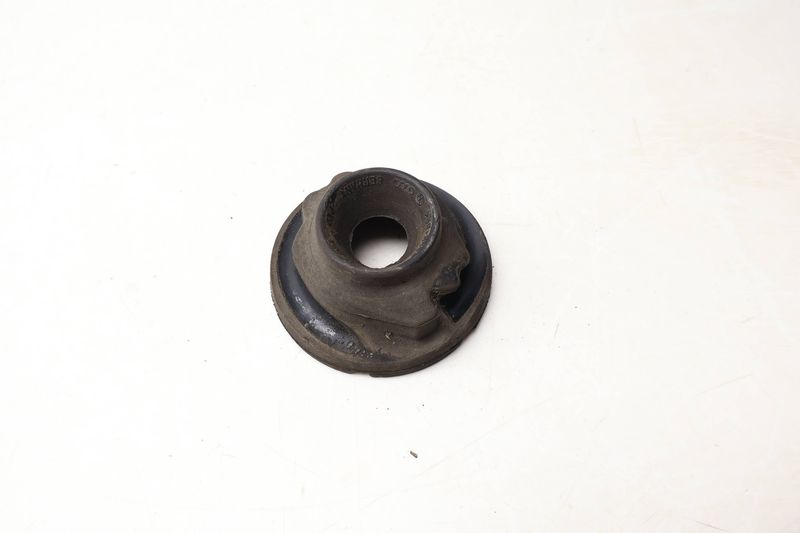 Upper Spring Rubber Mount 1J0512149B — Used (SKU 685506)