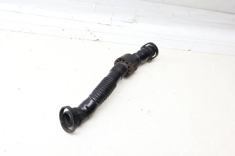Secondary Air Pump Hose / Line 06A133817Q — Used (SKU 685590)