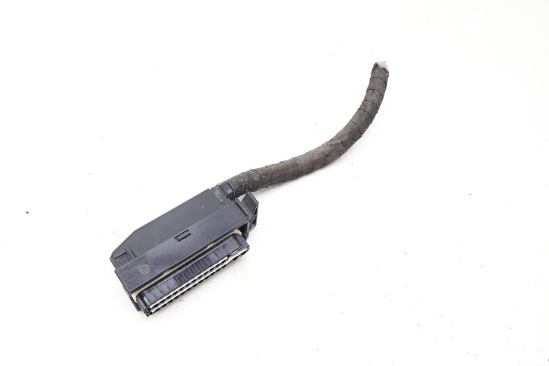 Tcu / Transmission Module Wiring Connector / Pigtail 1J0906380B — Used (SKU 685557)