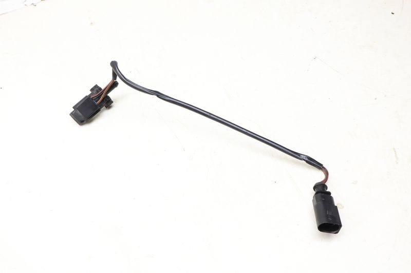 Windshield Washer Sprayer Jet / Nozzle 8N0955986C — Used (SKU 685667)