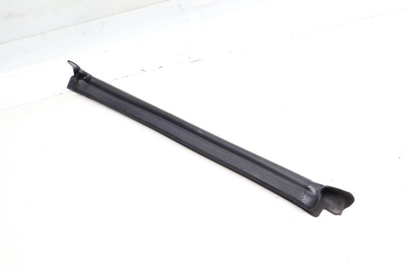 Hood / Engine Bay Side Seal 51713400361 — Used (SKU 655851)