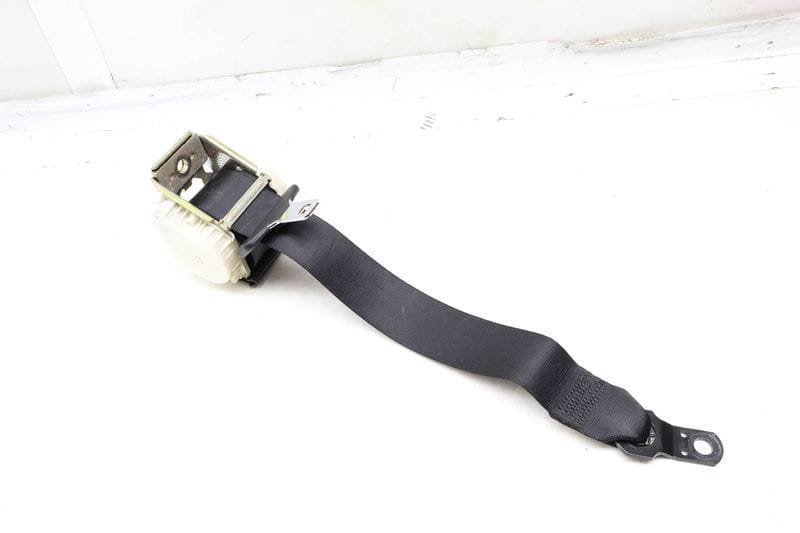 Seat Belt / Retractor (OUTER) 72113400817 — Used (SKU 656025)