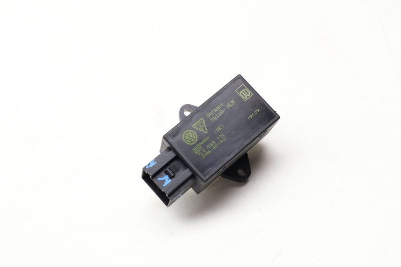 Heated Seat Control Module / Unit 7L0959772 — Used (SKU 639805)