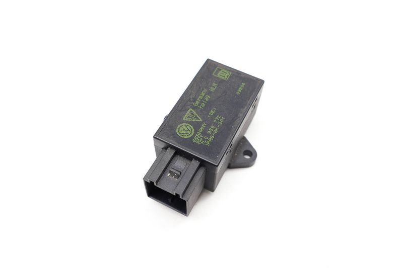 Heated Seat Control Module / Unit 7L0959772 — Used (SKU 714502)