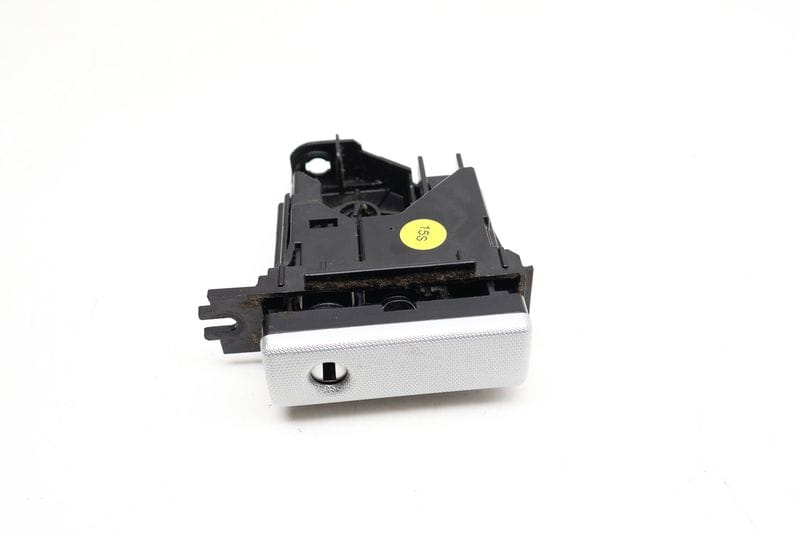 Glove Box Handle / Lock Cylinder 7L5857147 — Used (SKU 714694)
