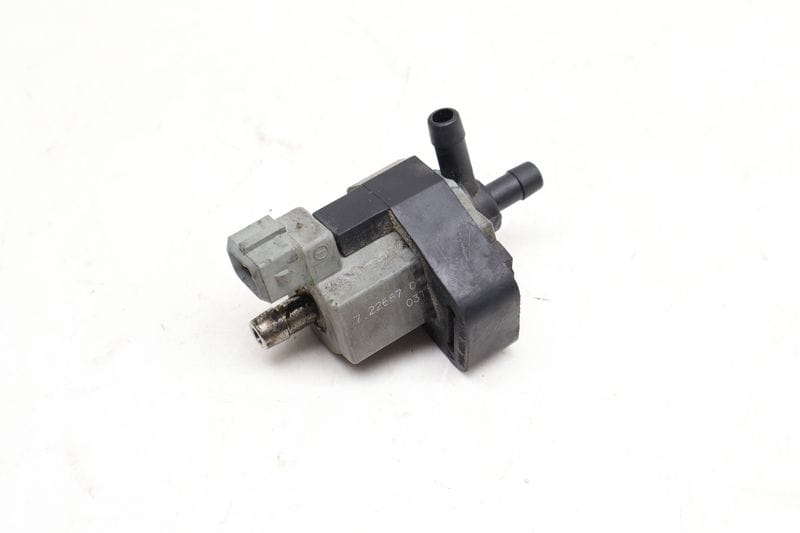 Intake Change-Over Vacuum Valve 99660516500 — Used (SKU 640171)