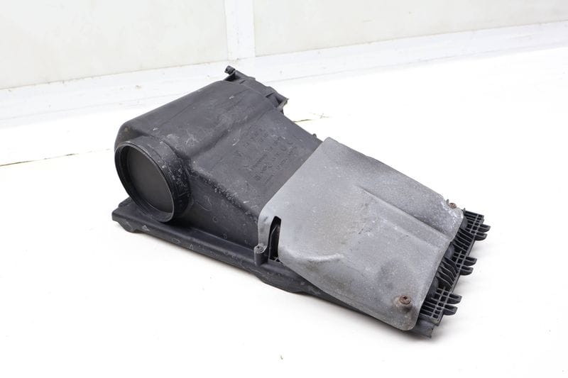 Engine Air Filter Box / Housing (UPPER) 7L5128607D — Used (SKU 714851)