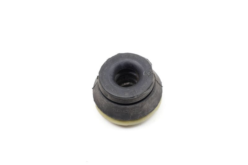 Lower Radiator Rubber Mount 7L0121275 — Used (SKU 714600)