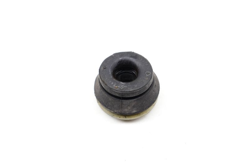 Lower Radiator Rubber Mount 7L0121275 — Used (SKU 714661)