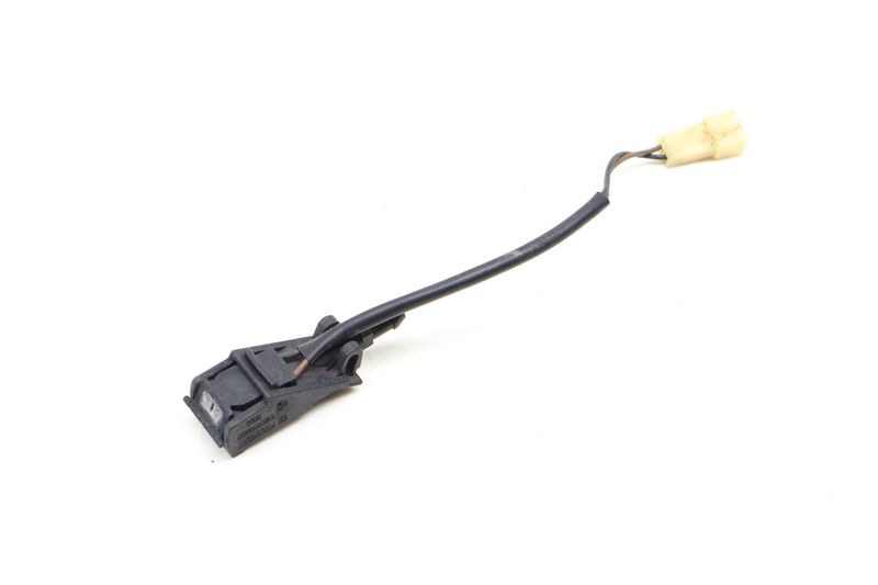 Windshield Washer Sprayer Jet / Nozzle 8E0955986 — Used (SKU 639921)