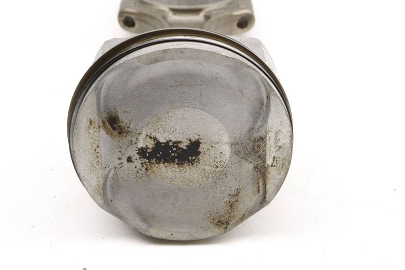 Piston / Connecting Rod 94810303134 — Used (SKU 337522)